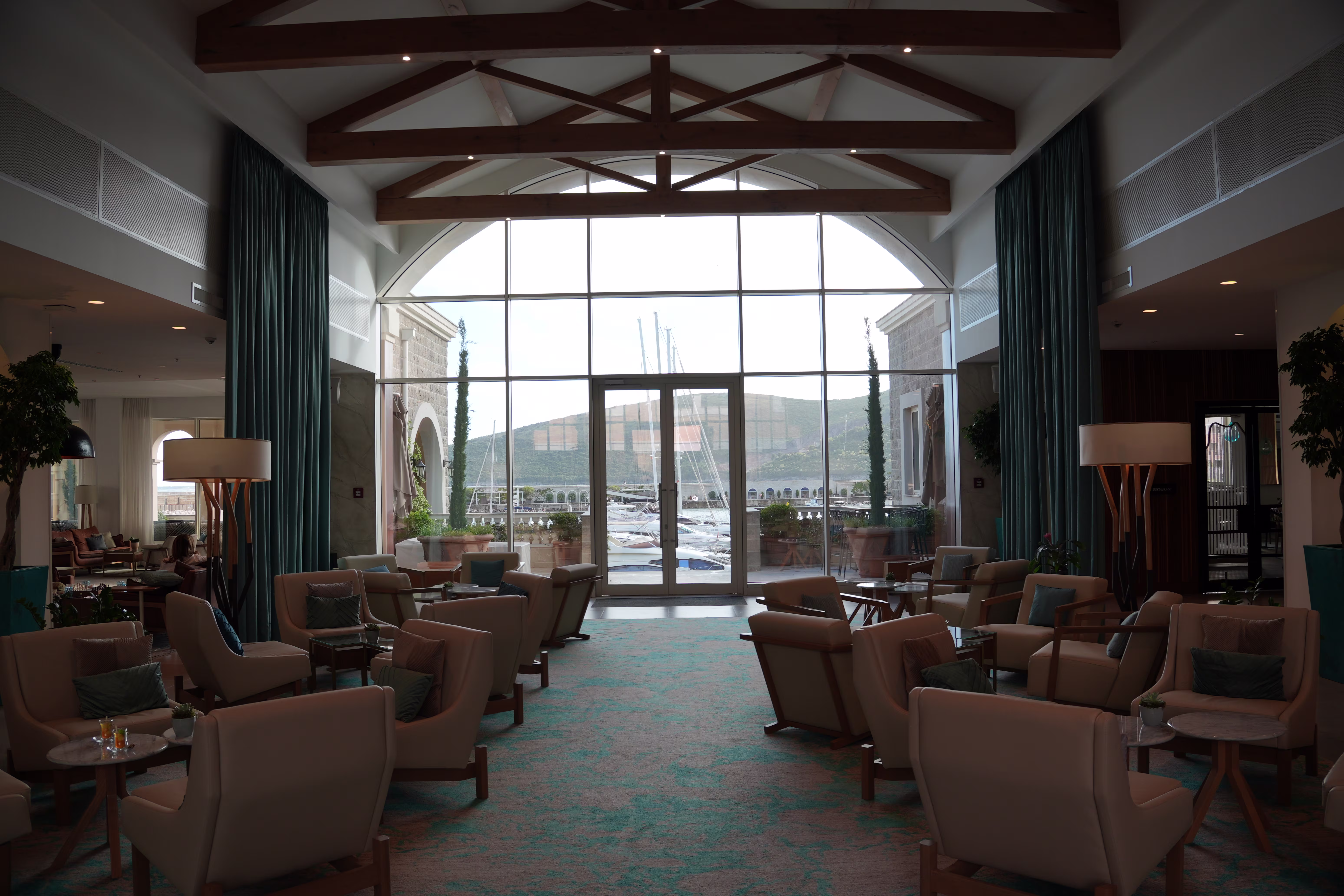 Chedi Lustica Bay Lobby