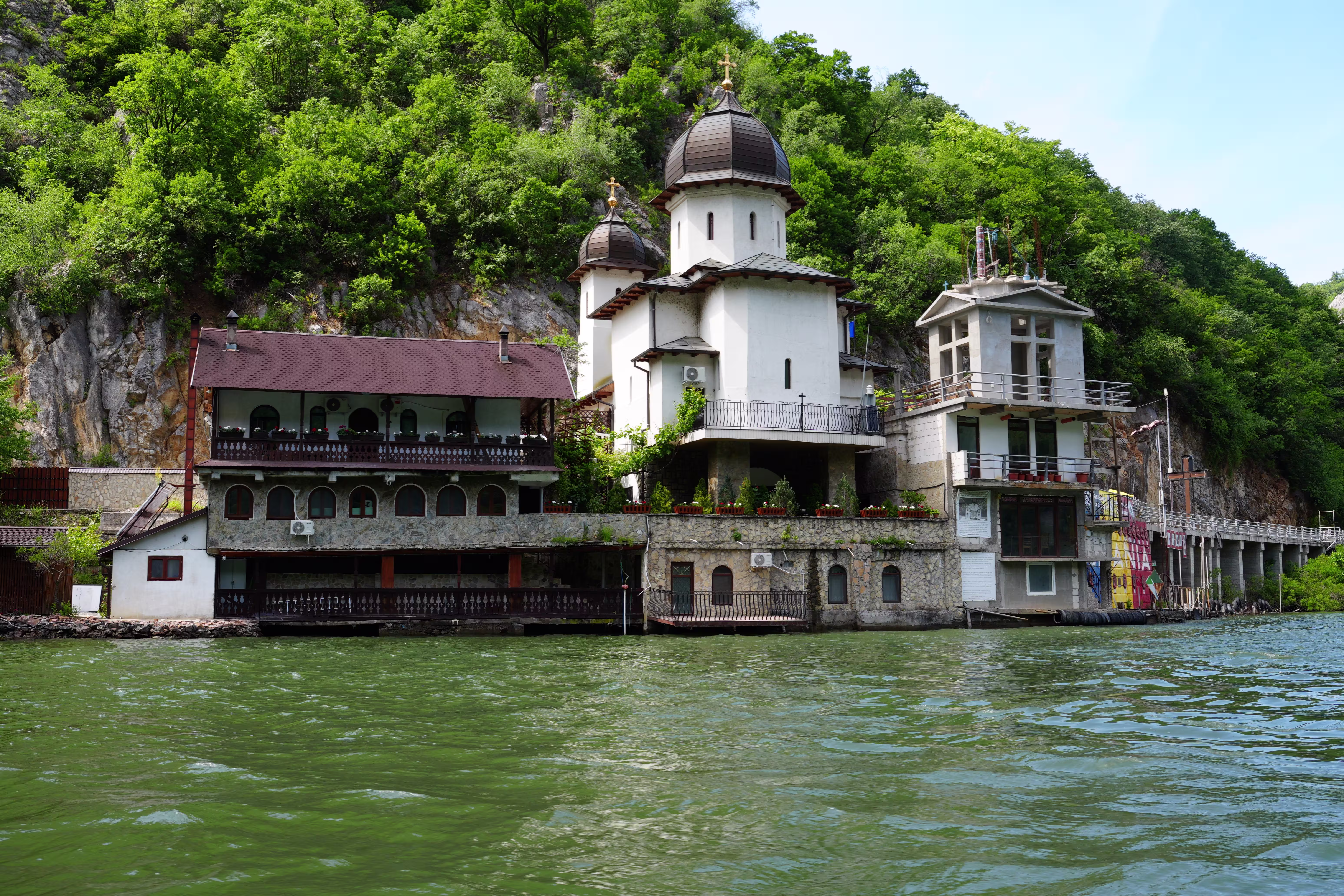 Mraconia Monastery
